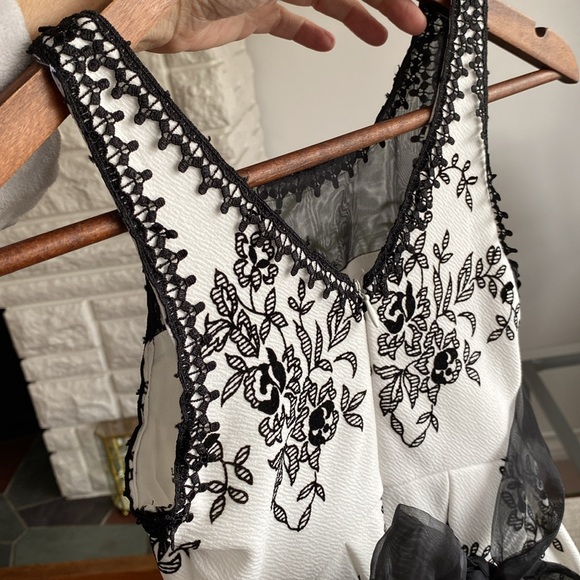 Iris & Ivy size 7 girls black and white formal dress. - Picture 15 of 15